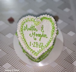 Vegan 6in Heart vintage cake